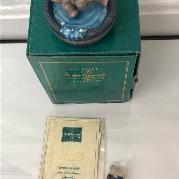 Disney Collectors Society Dumbo Sculpture - Picture 7 of 7